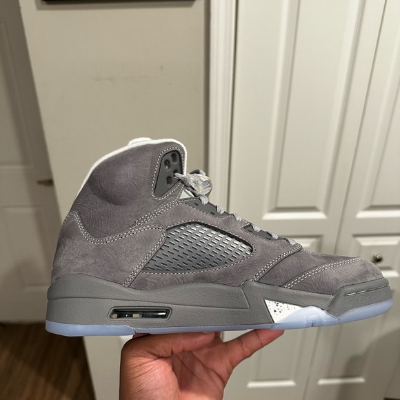 Jordan 5 Men's Wolf Gray Sneakers - Picture 4 of 6